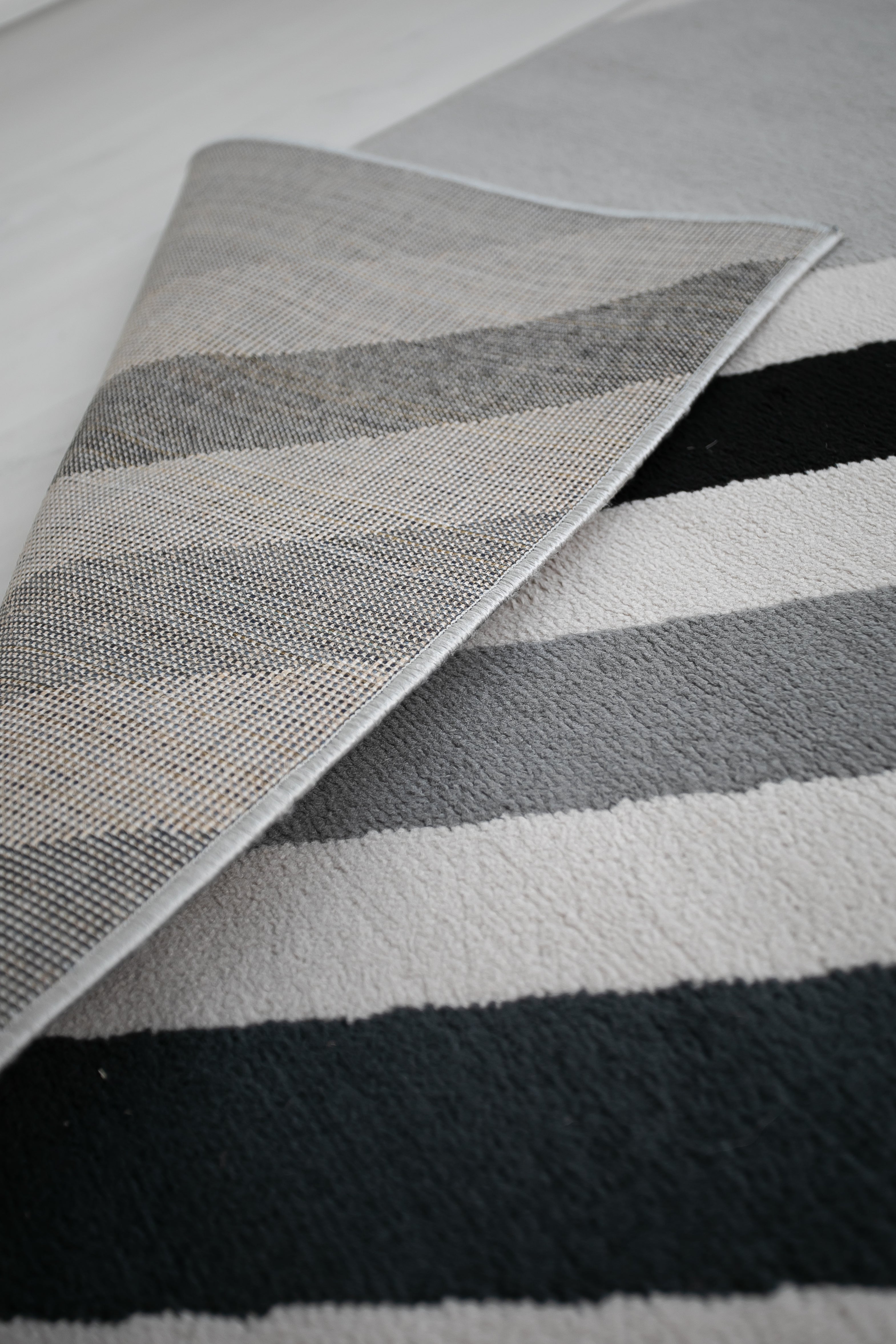Balletto 186B Grey/Black Rug