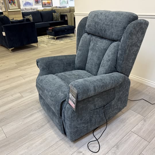 Lincoln Dual Motor Lift and Rise Chair