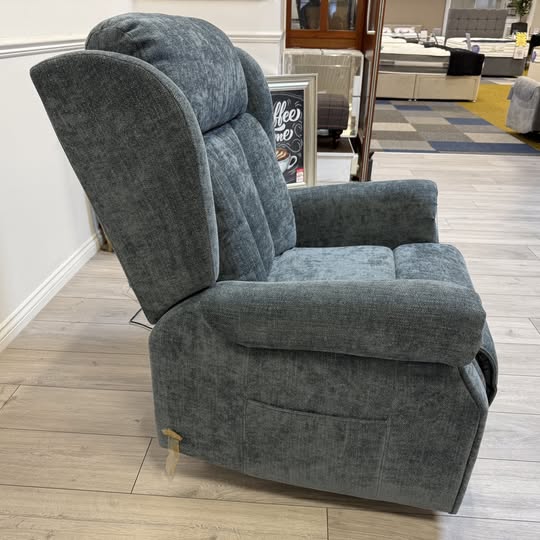 Lincoln Dual Motor Lift and Rise Chair