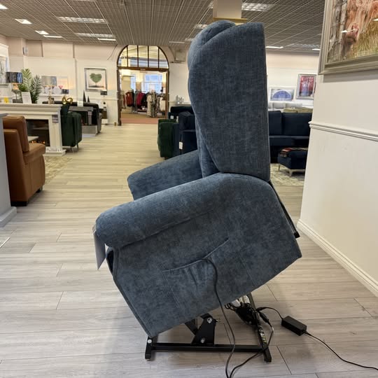 Lincoln Dual Motor Lift and Rise Chair