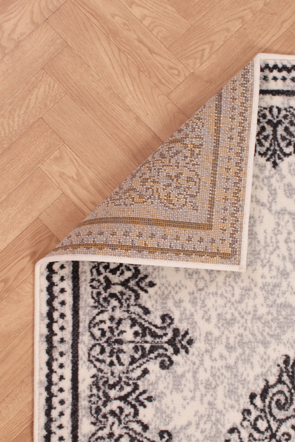 Traditional Poly Douglas Cream Rug