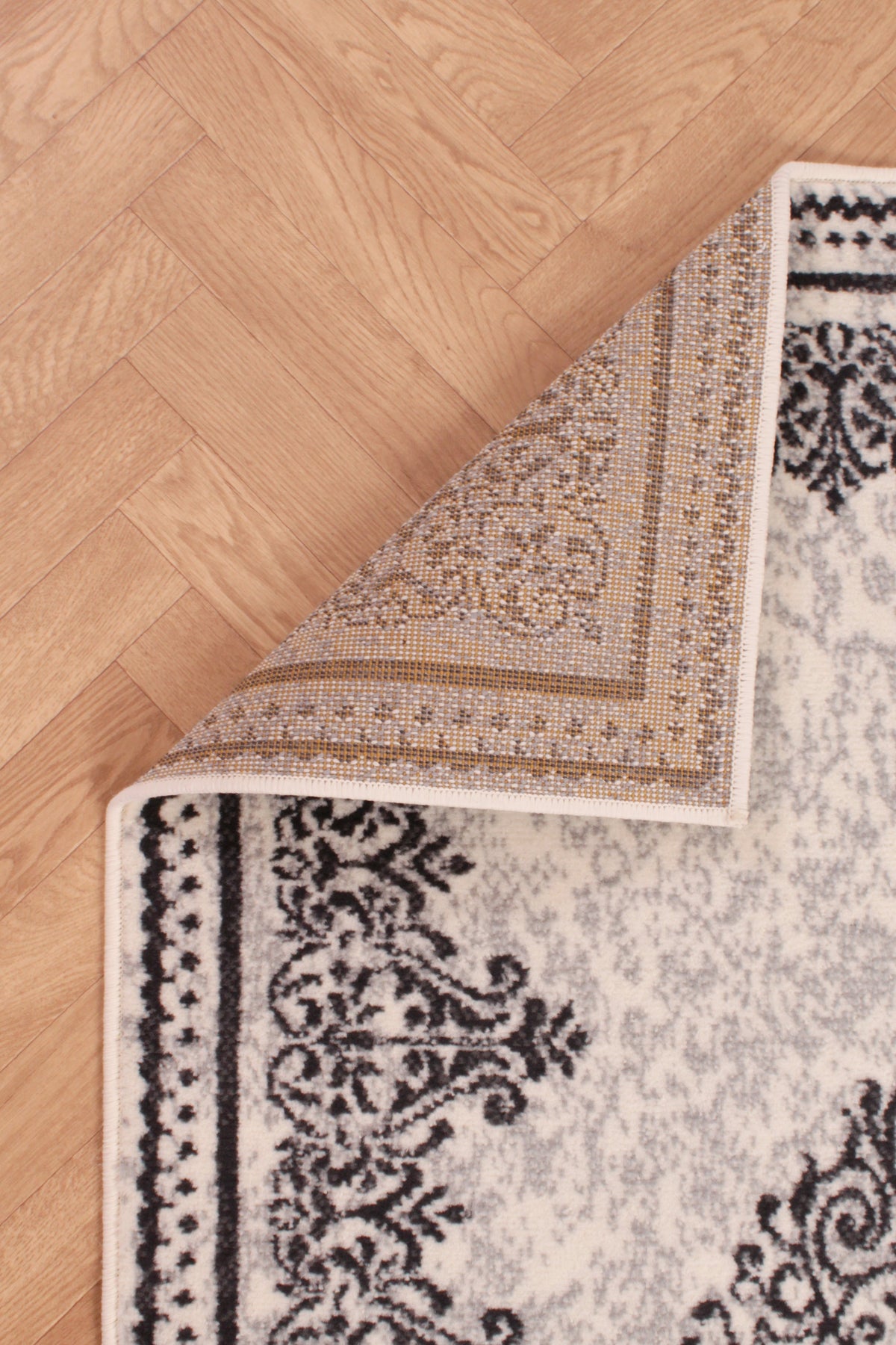 Traditional Poly Douglas Cream Rug