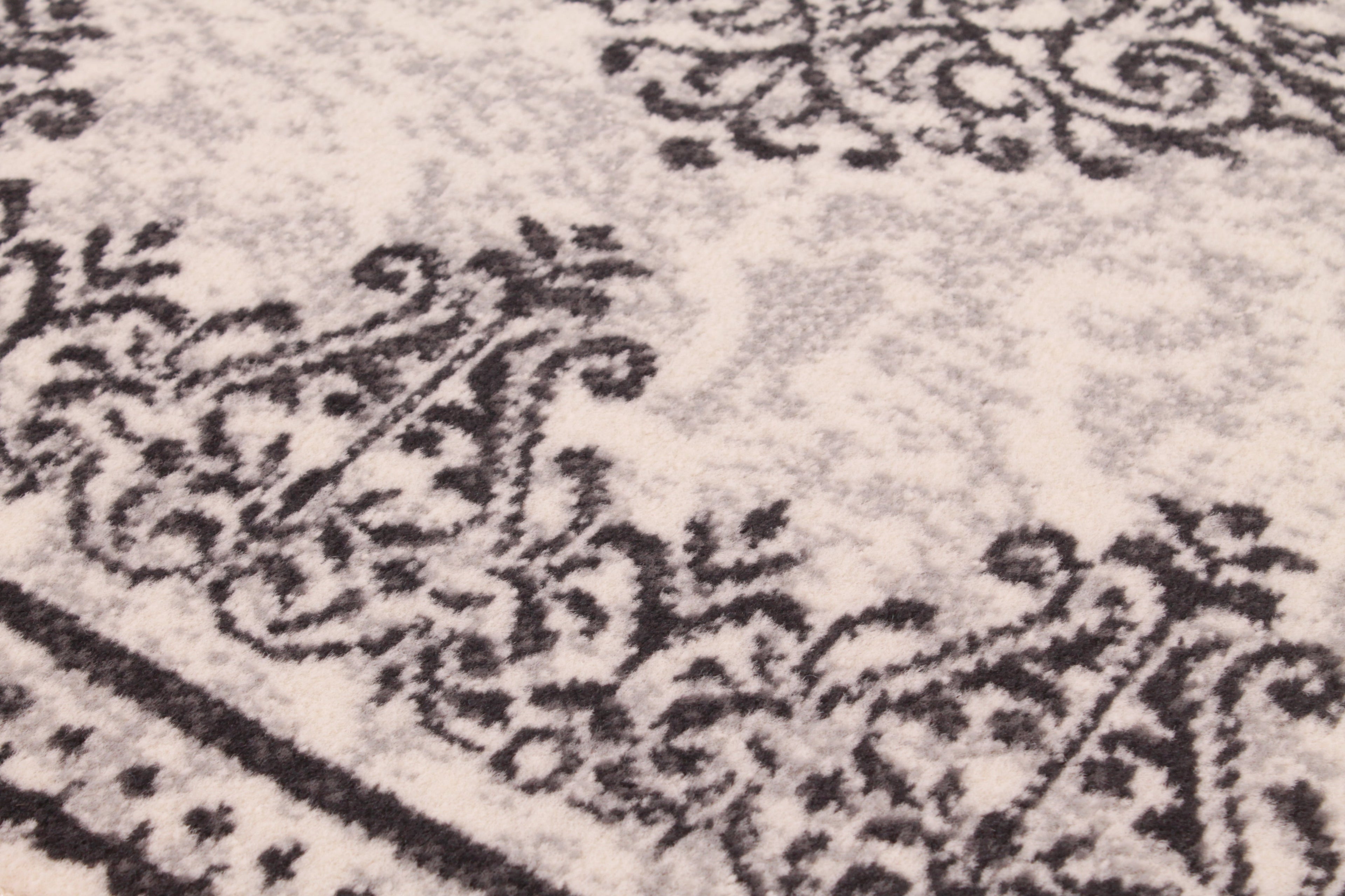 Traditional Poly Douglas Cream Rug
