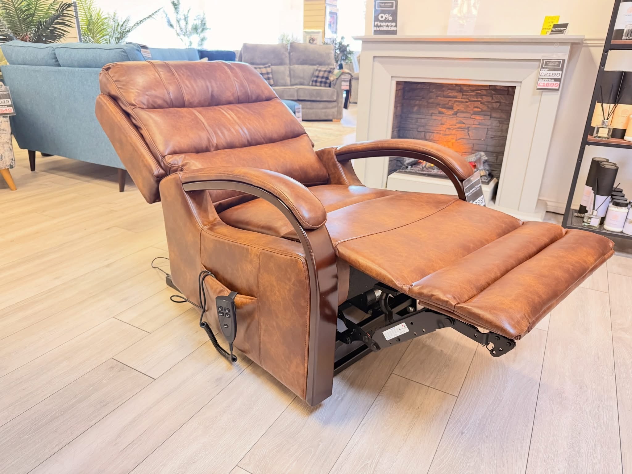 Luxury Dual Motor Rise & Recliner Chair – Brown Leather Look – £799