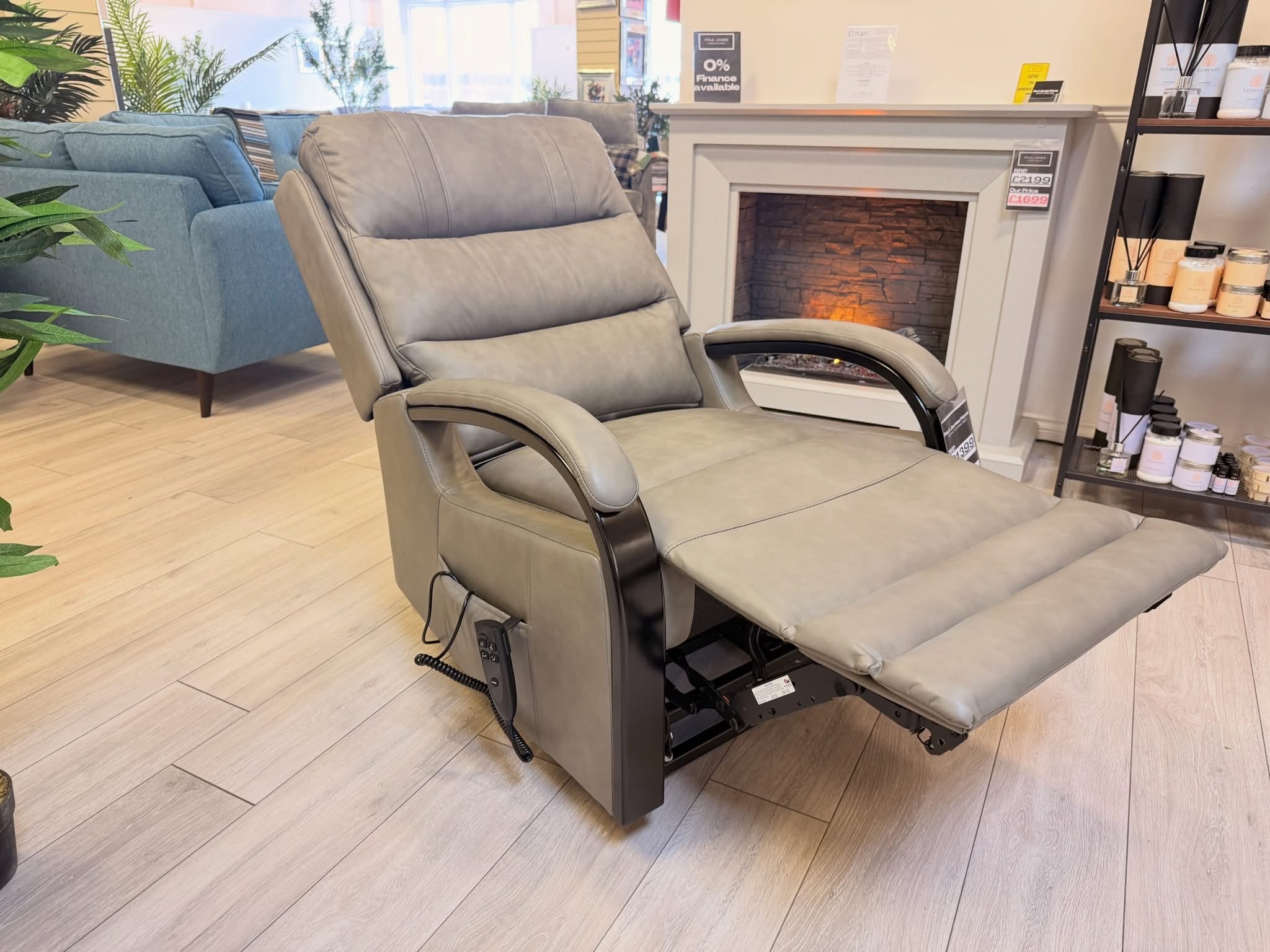 Luxury Dual Motor Rise & Recliner Chair – Grey Leather Look – £799