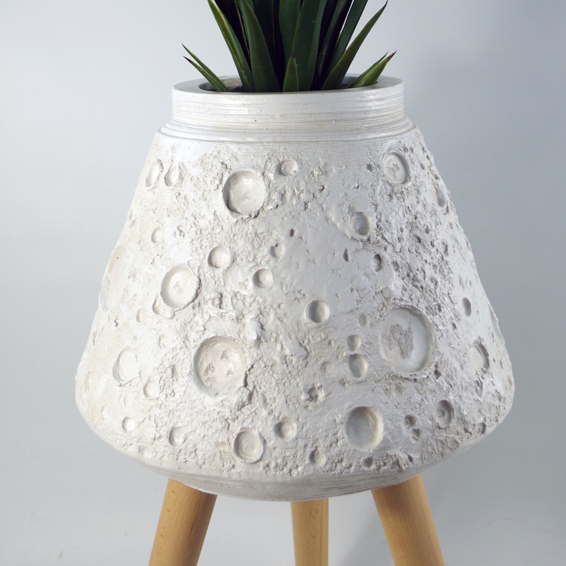 Moon White Planter with Stand