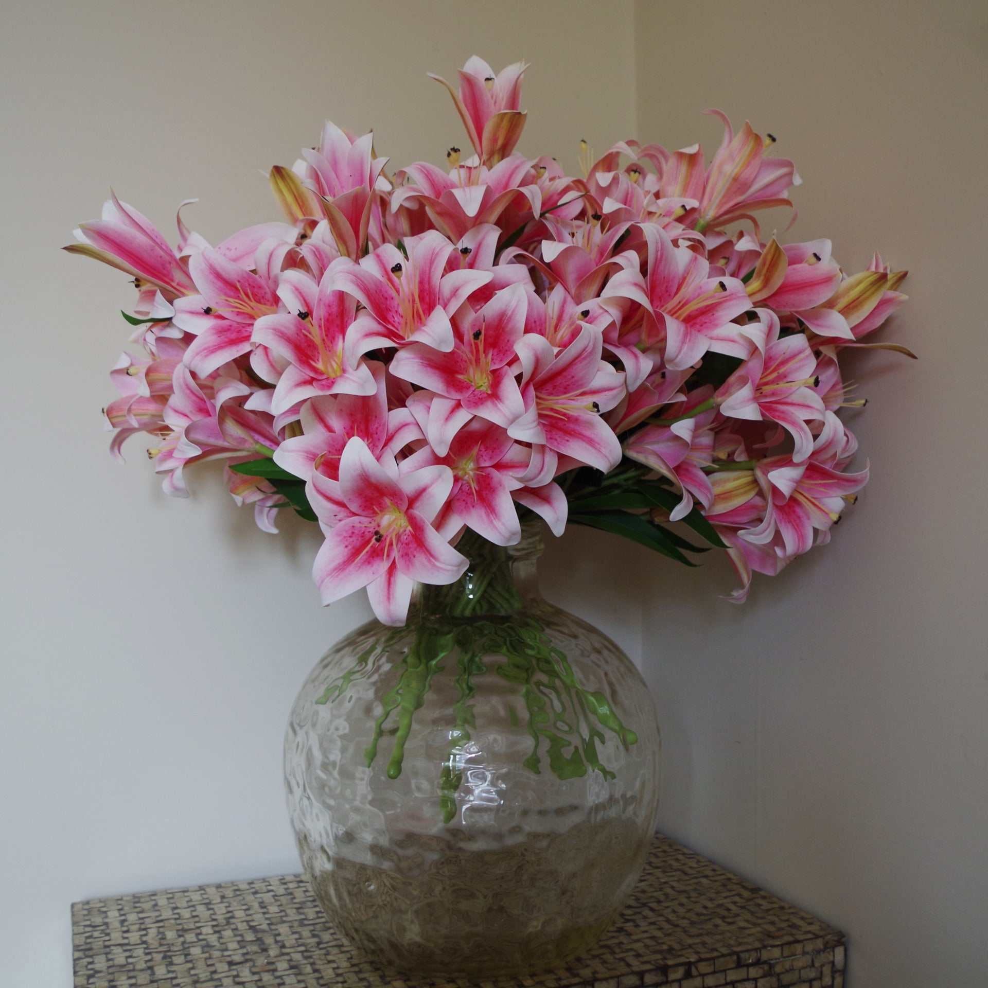 12 x 60cm Artificial Lily Stems - Pink - 144 Flowers