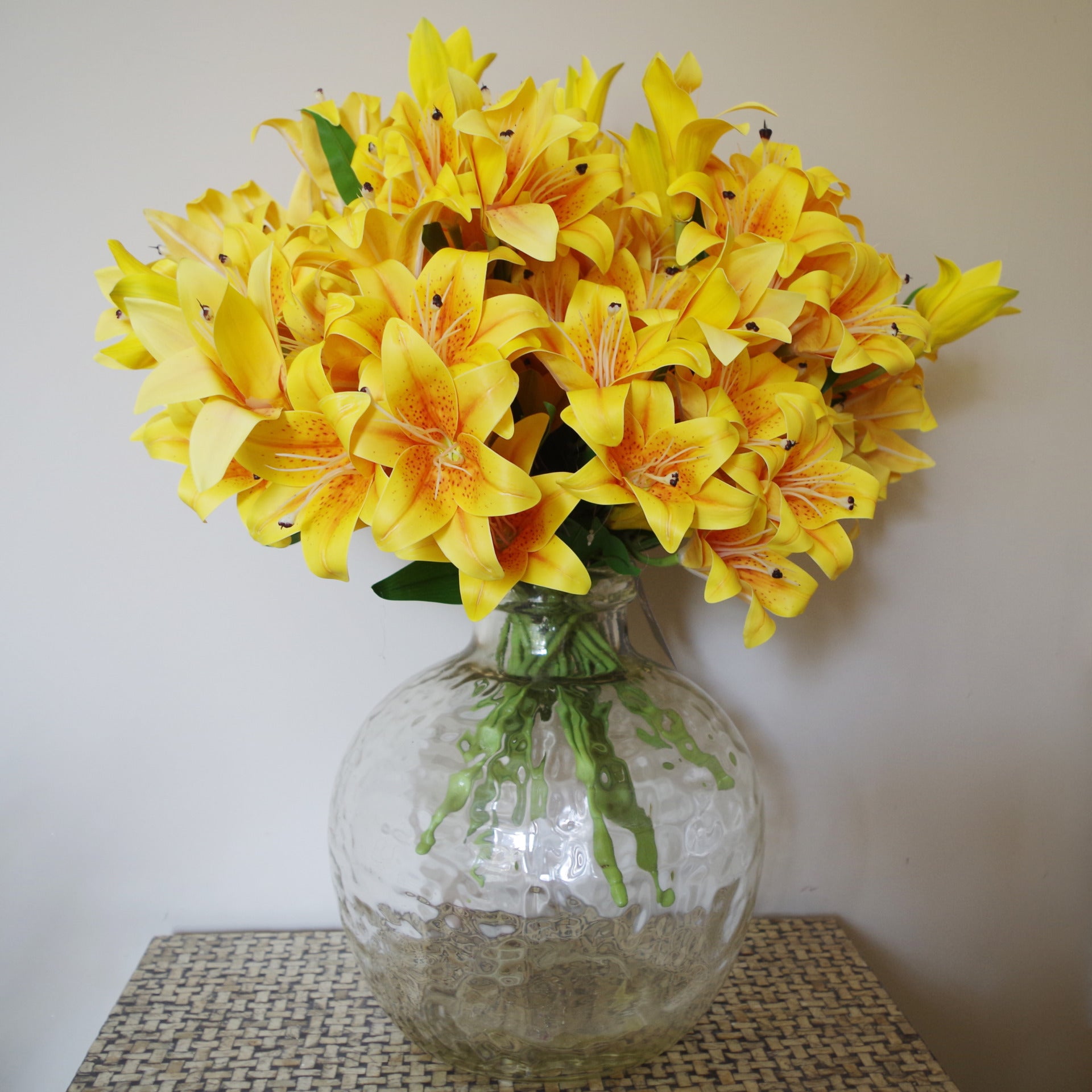 12 x 60cm Artificial Lily Stem - Yellow - 144 Flowers