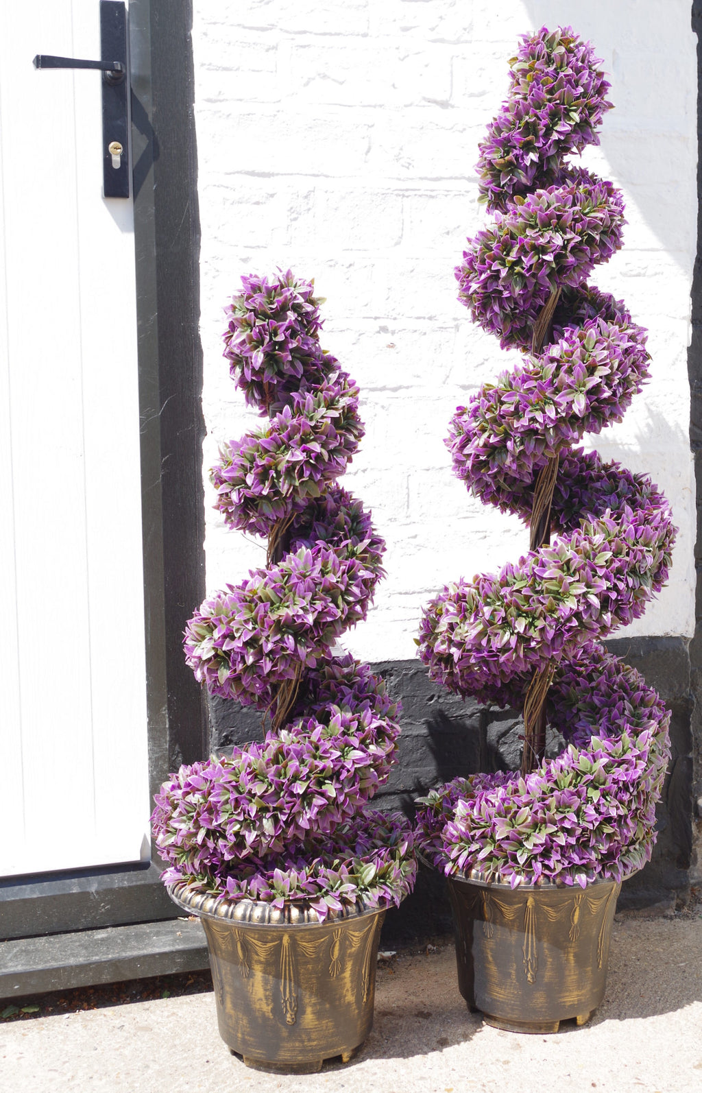 120cm Green Large Leaf Spiral with Decorative Planter