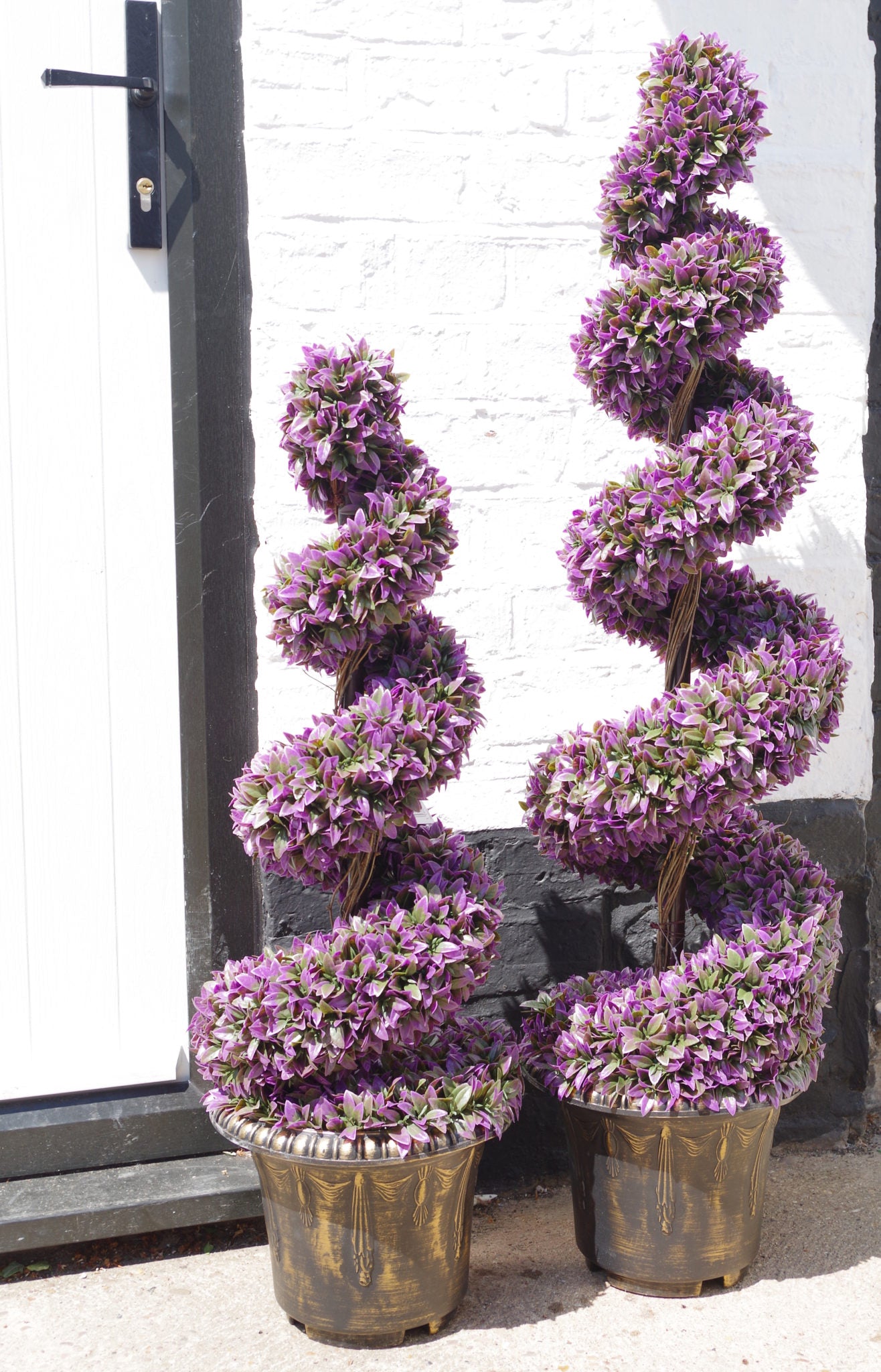 120cm Green Large Leaf Spiral with Decorative Planter