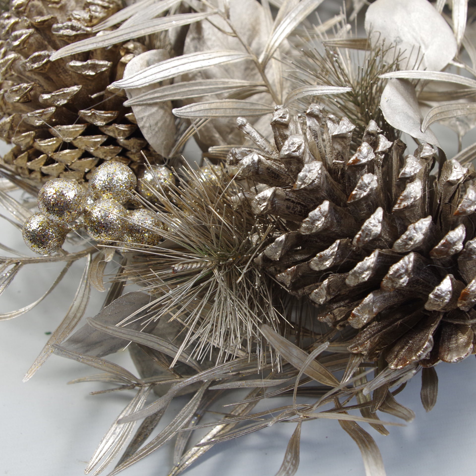 60cm (24") Large Luxury Christmas Silver Sparkle Glitter Pine Cone Foliage Floristry Wreath
