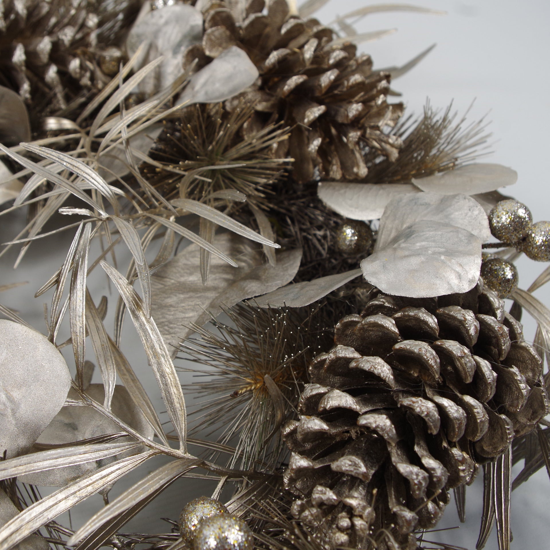 60cm (24") Large Luxury Christmas Silver Sparkle Glitter Pine Cone Foliage Floristry Wreath