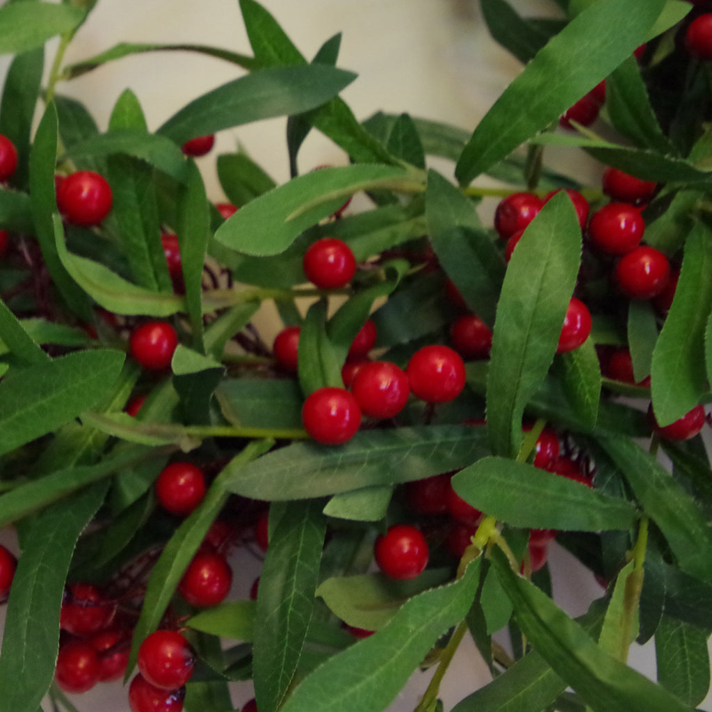 60cm (24") Large Luxury Christmas Mistletoe Leaf and Red Berry Floristry Wreath