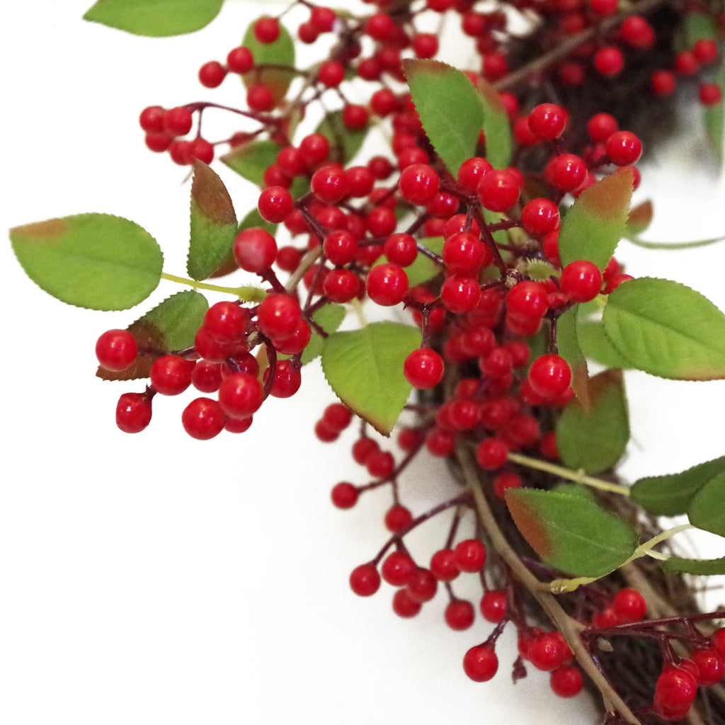 60cm (24") Large Luxury Christmas Natural Look Red Berry Floristry Wreath