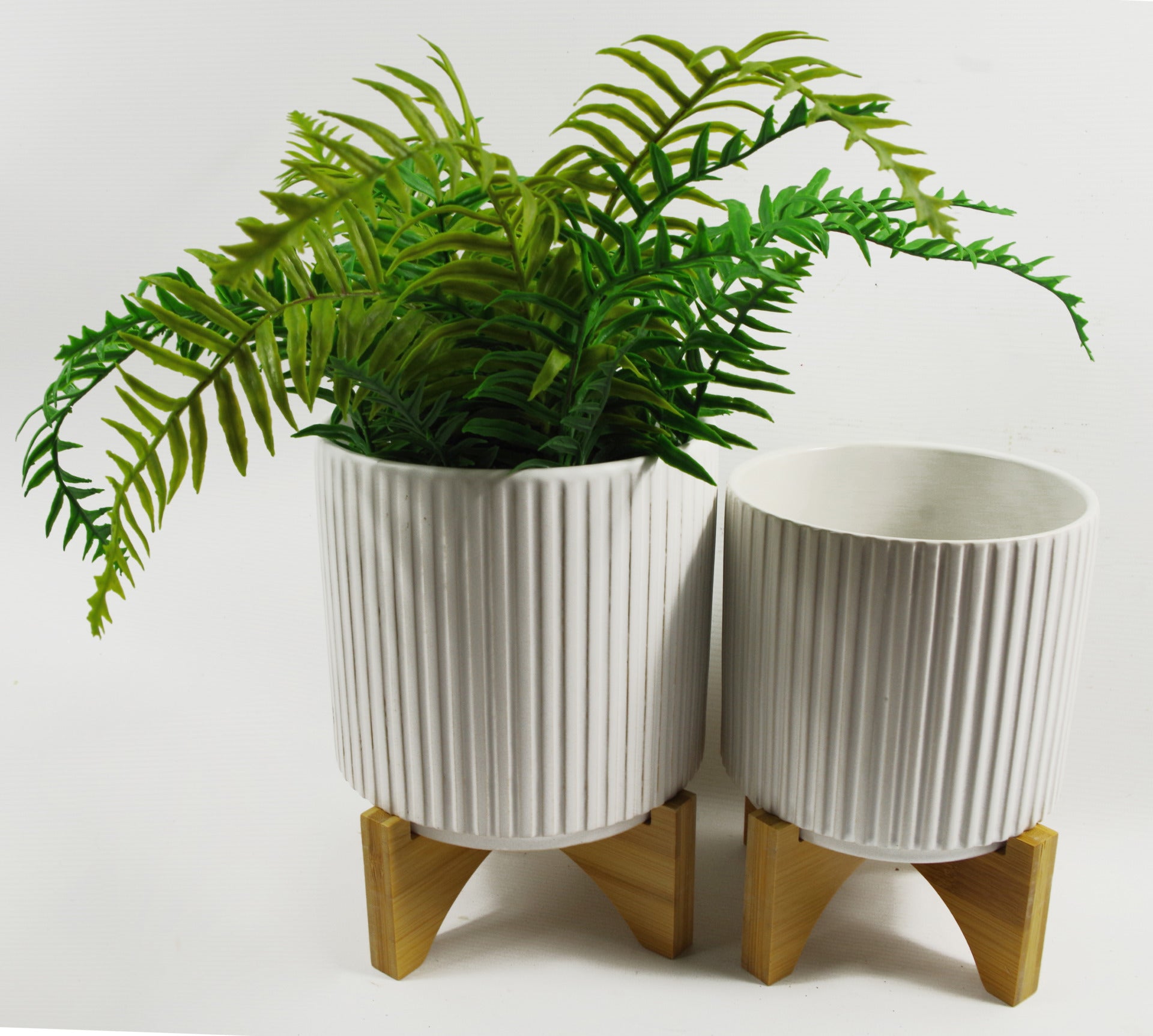 White Ribbed Ceramic Plant Pot 13.5 x 13.5 x 13cm