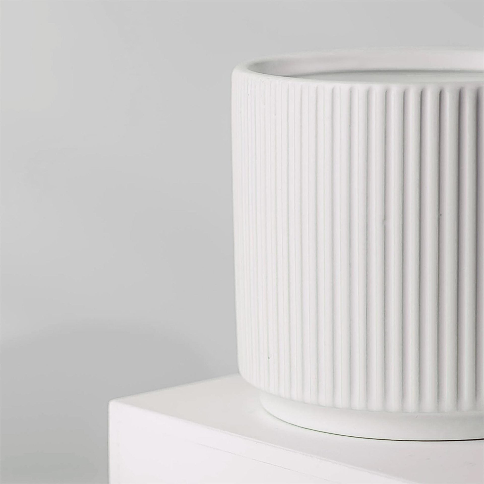 White Ribbed Ceramic Plant Pot 16 x 16 x 15cm