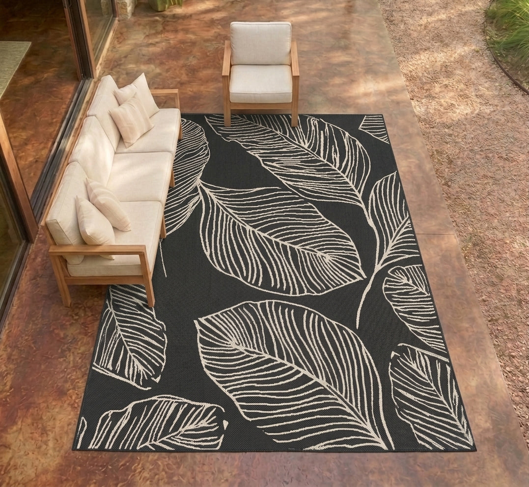 Terrace Leaf Black Rug