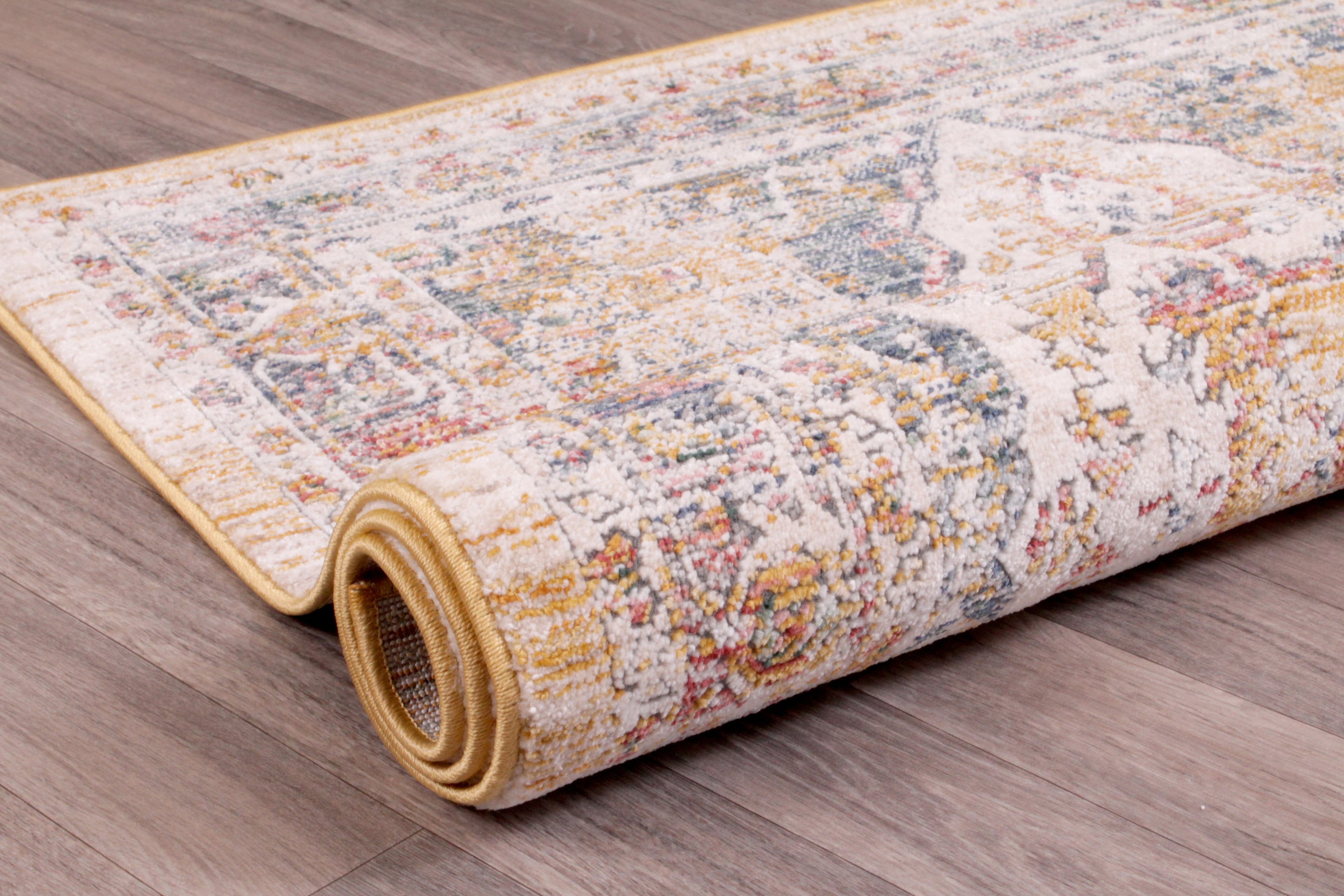 Nova 9048 Cream Rug