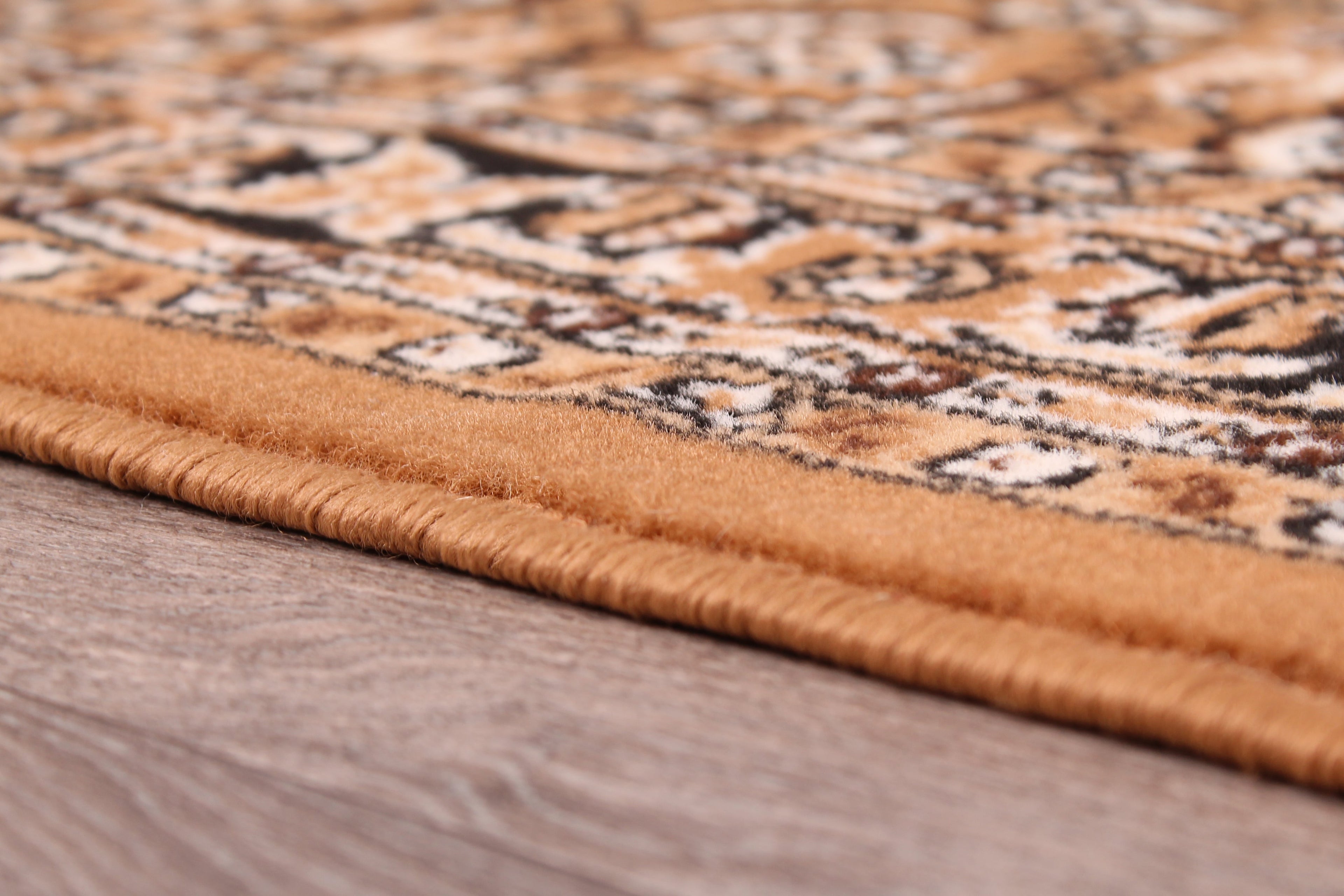 Traditional Poly Esta Gold Rug