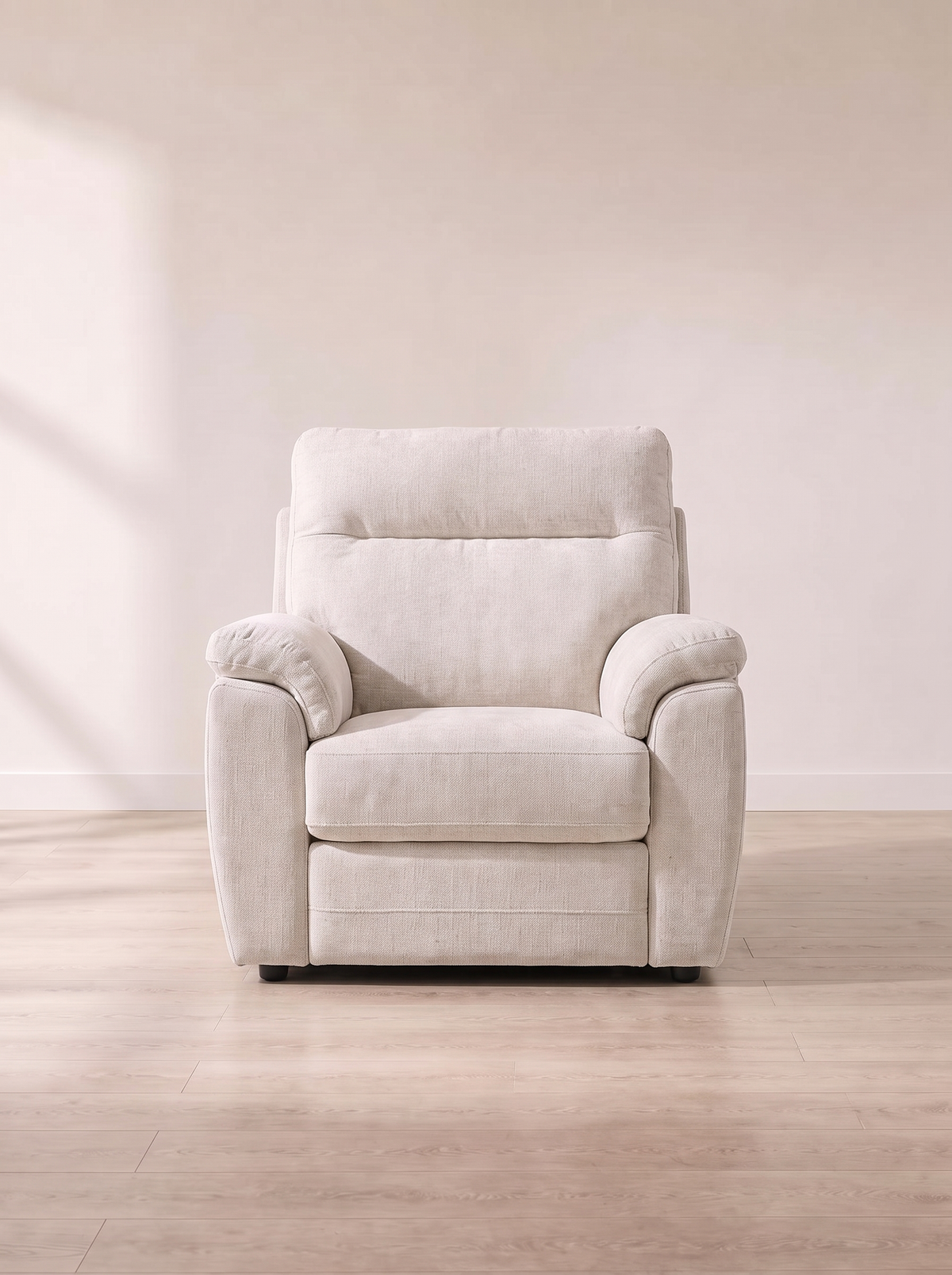 Elsa Armchair – front view