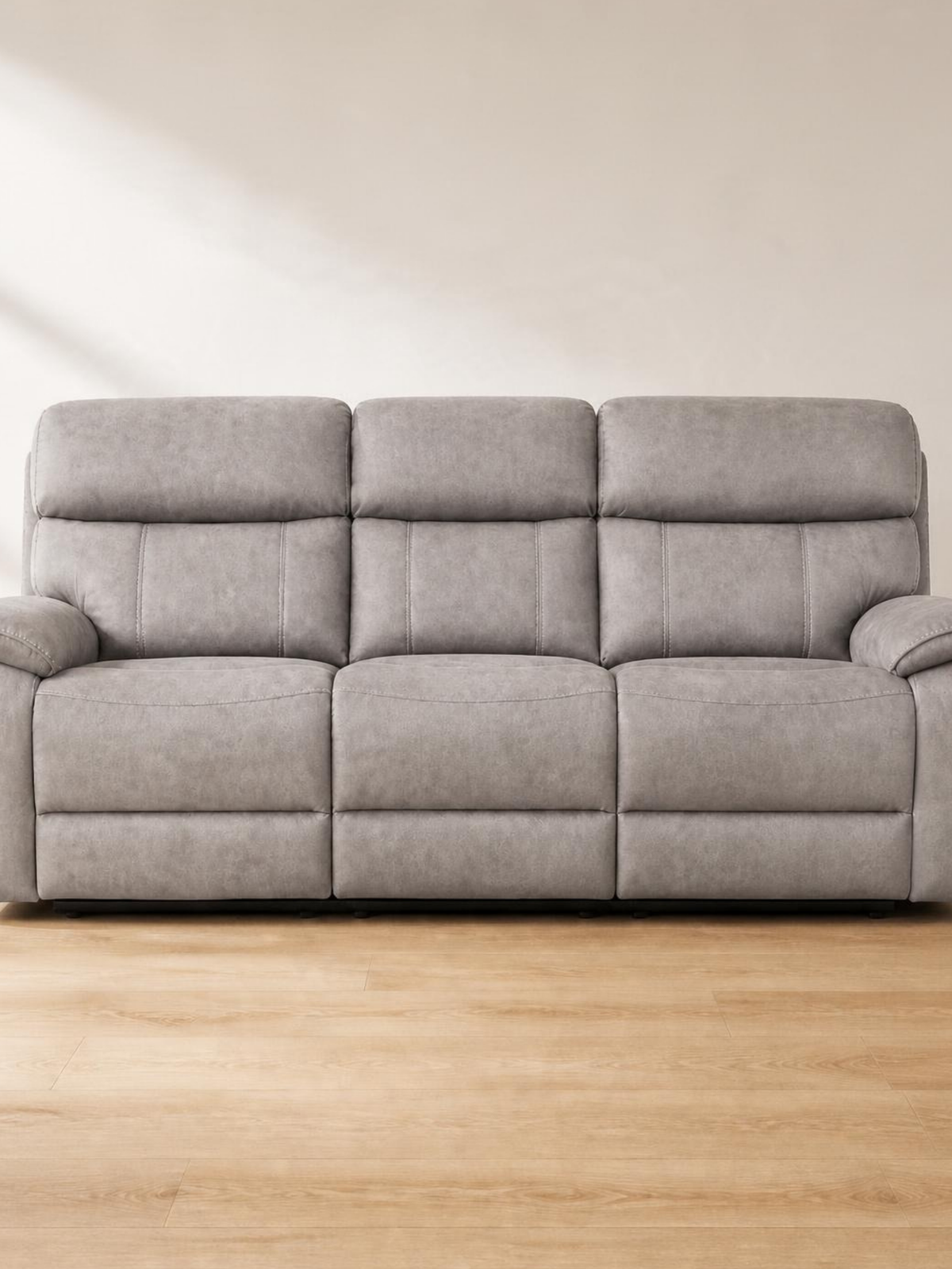 The Dream 2000 recliner sofa in Silver – front view
