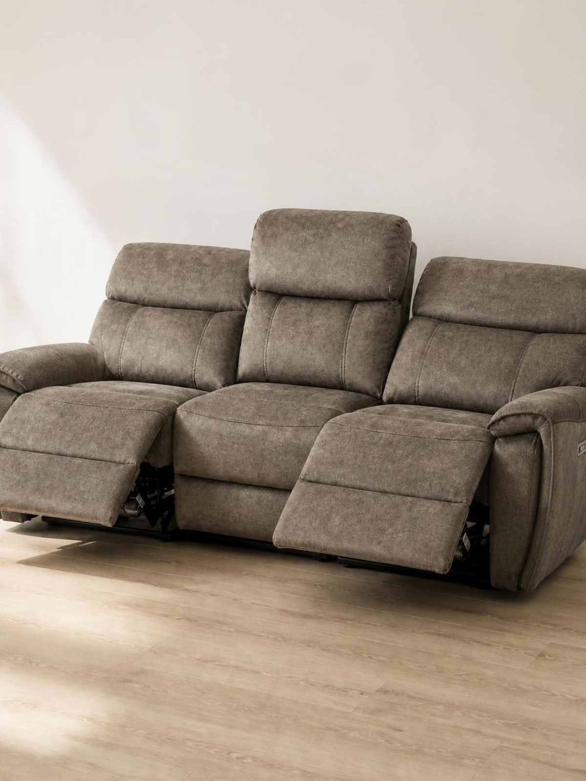 The Dream 2000 recliner sofa in Taupe – reclined