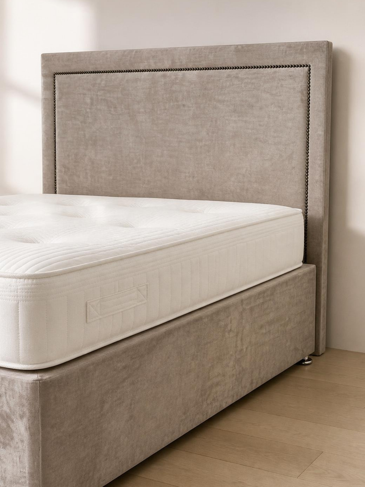 Garscadden 3400 Divan Set – headboard detail