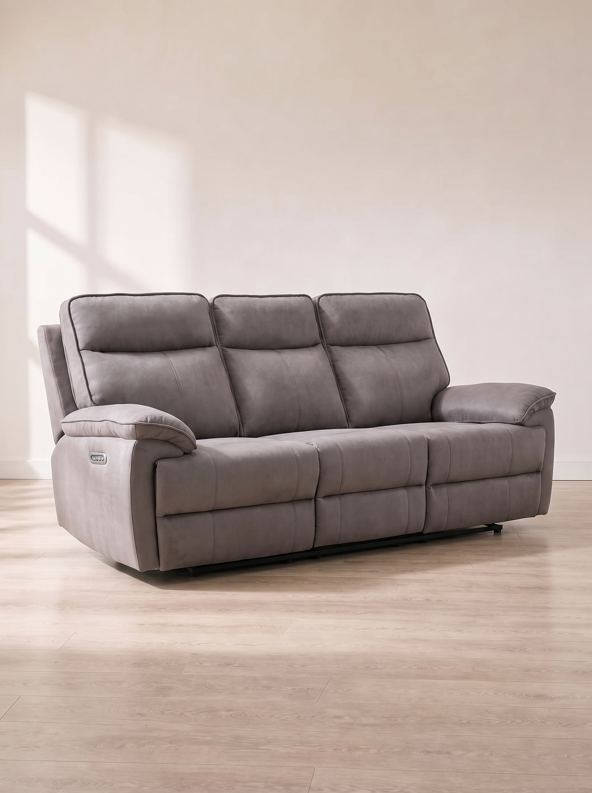 Granada Power Recliner Suite – hero three-quarter view