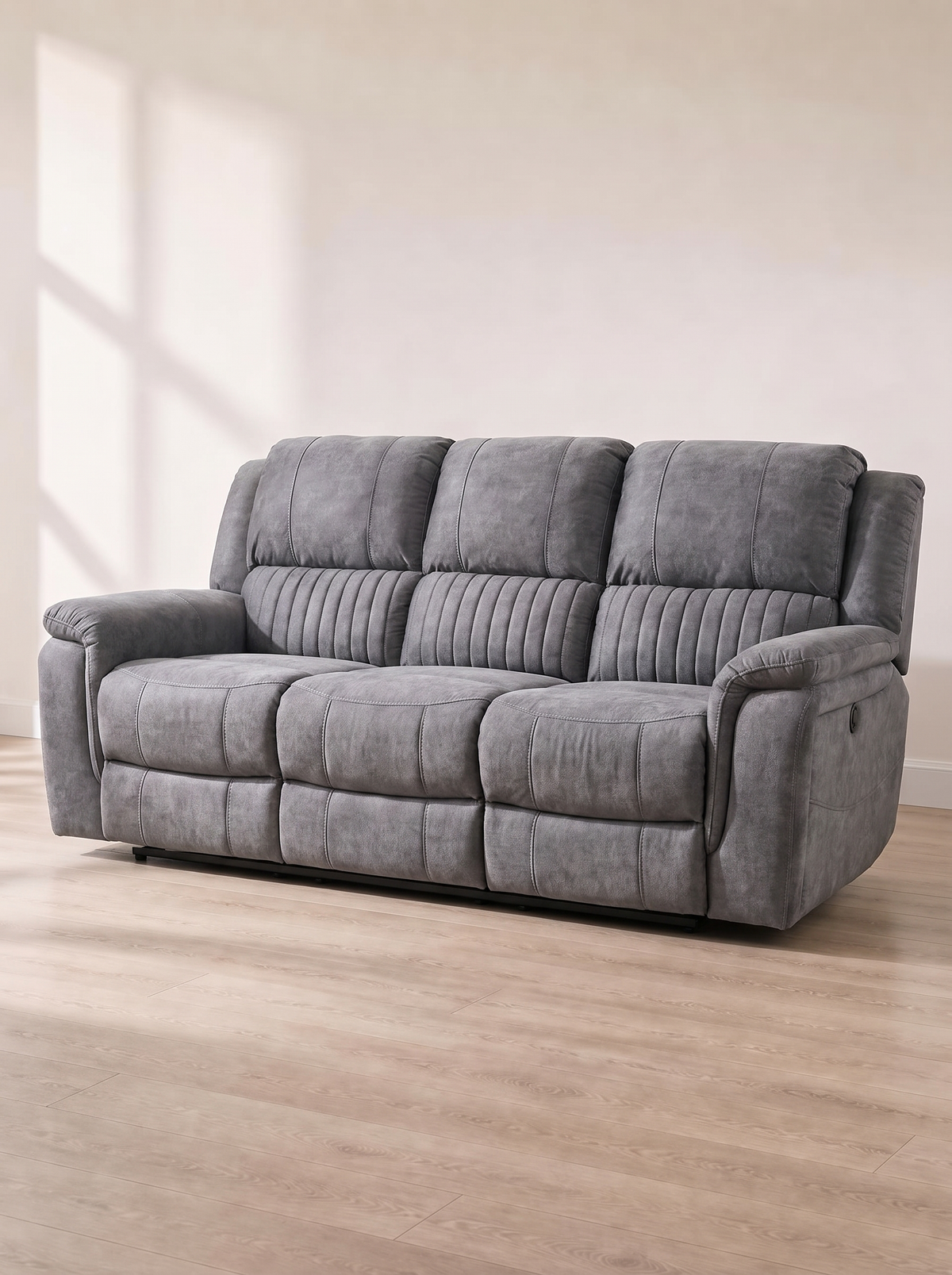 Onyx Recliner Suite – hero three-quarter view