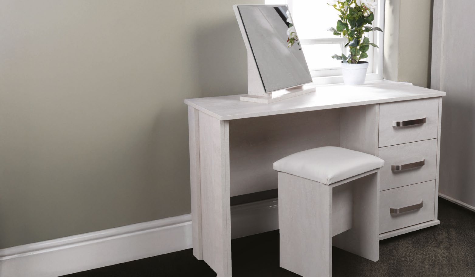Braemar dressing table stool with padded fabric top