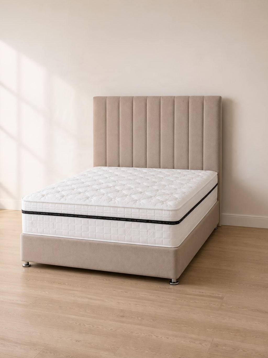 Templeton 1000 Divan Set – hero three-quarter view