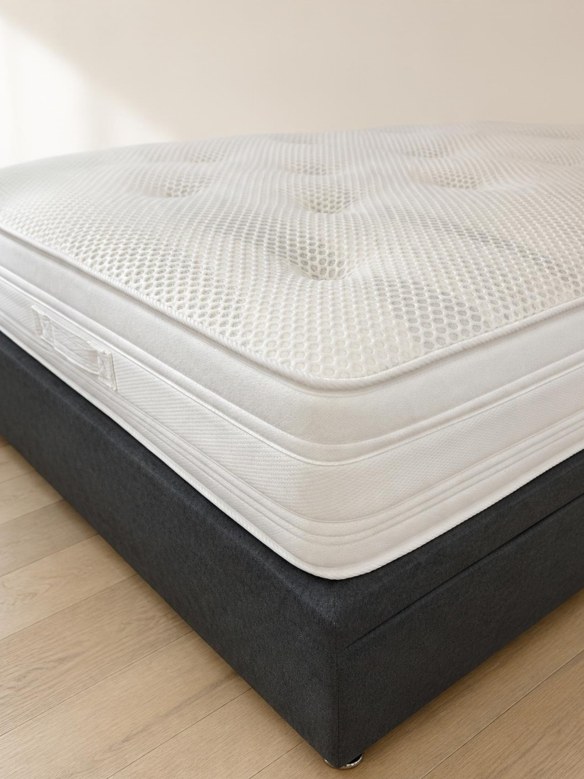 Titan 1000 mattress – hero three-quarter view